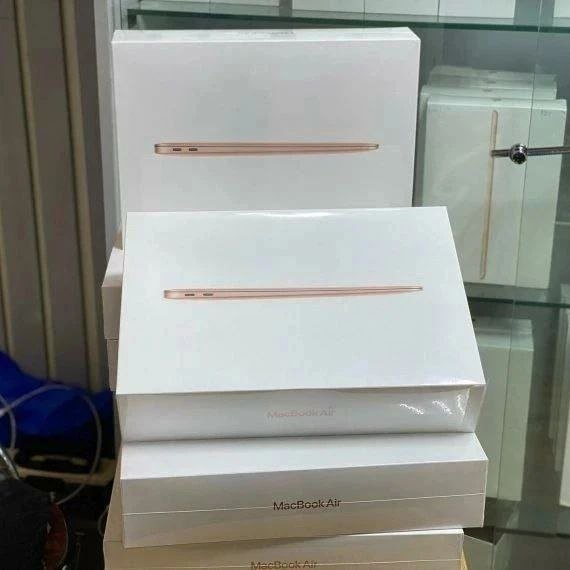 Buy MacBook Pallet - Image 3
