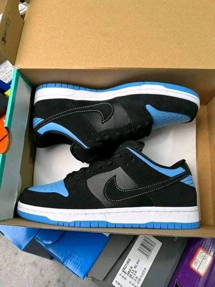 Mixed Nike Dunk Low & Air Jordan 1 Low Sneakers Wholesale Pallet - Image 2