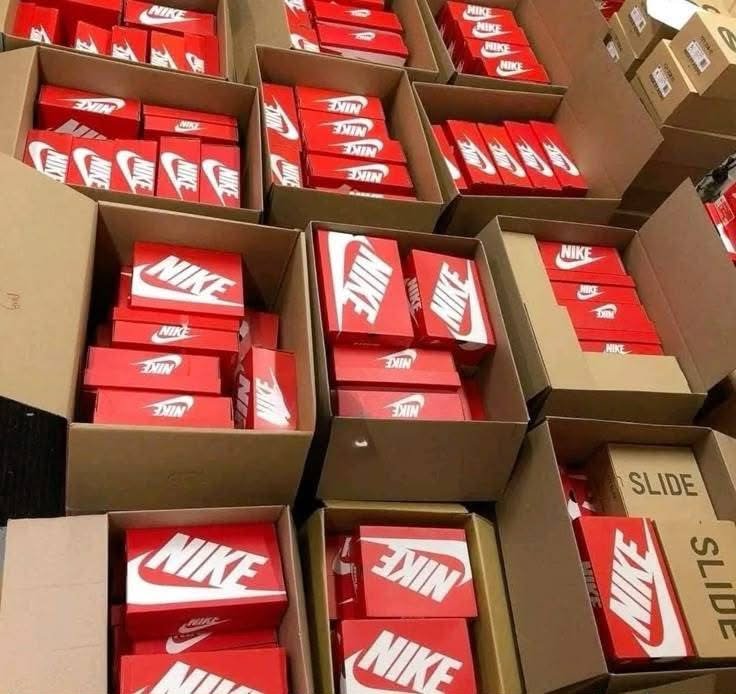 Mixed Nike Dunk Low & Air Jordan 1 Low Sneakers Wholesale Pallet