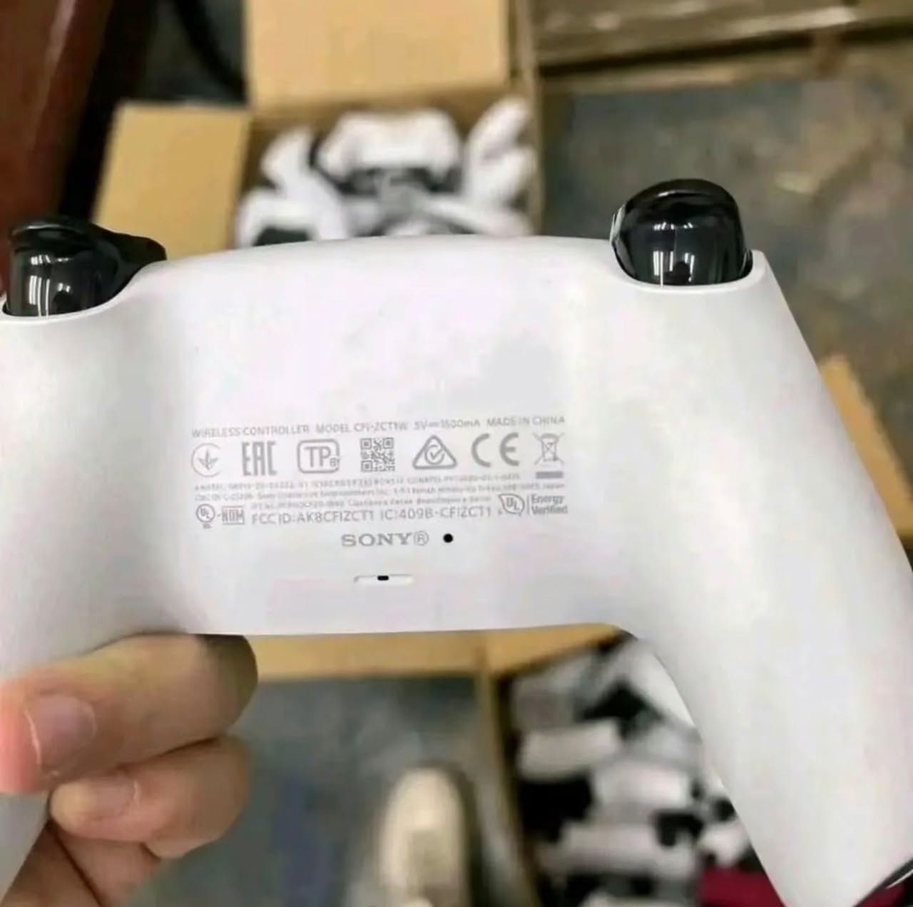 Wholesale Used PS5 Controller Pallet - Image 6